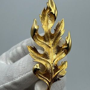 Vintage Amazing Signed M J Ent  Gold Feather Leaf Brooch Pin #591